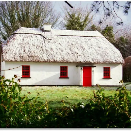 Сasa de vacaciones Lough Derg Thatched Cottages *